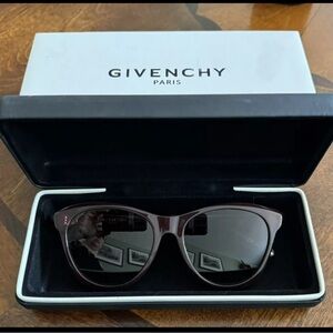 Brand New NIB Authentic GIVENCHY GV 7068/S Sunglasses C9A9K 7068 Frame